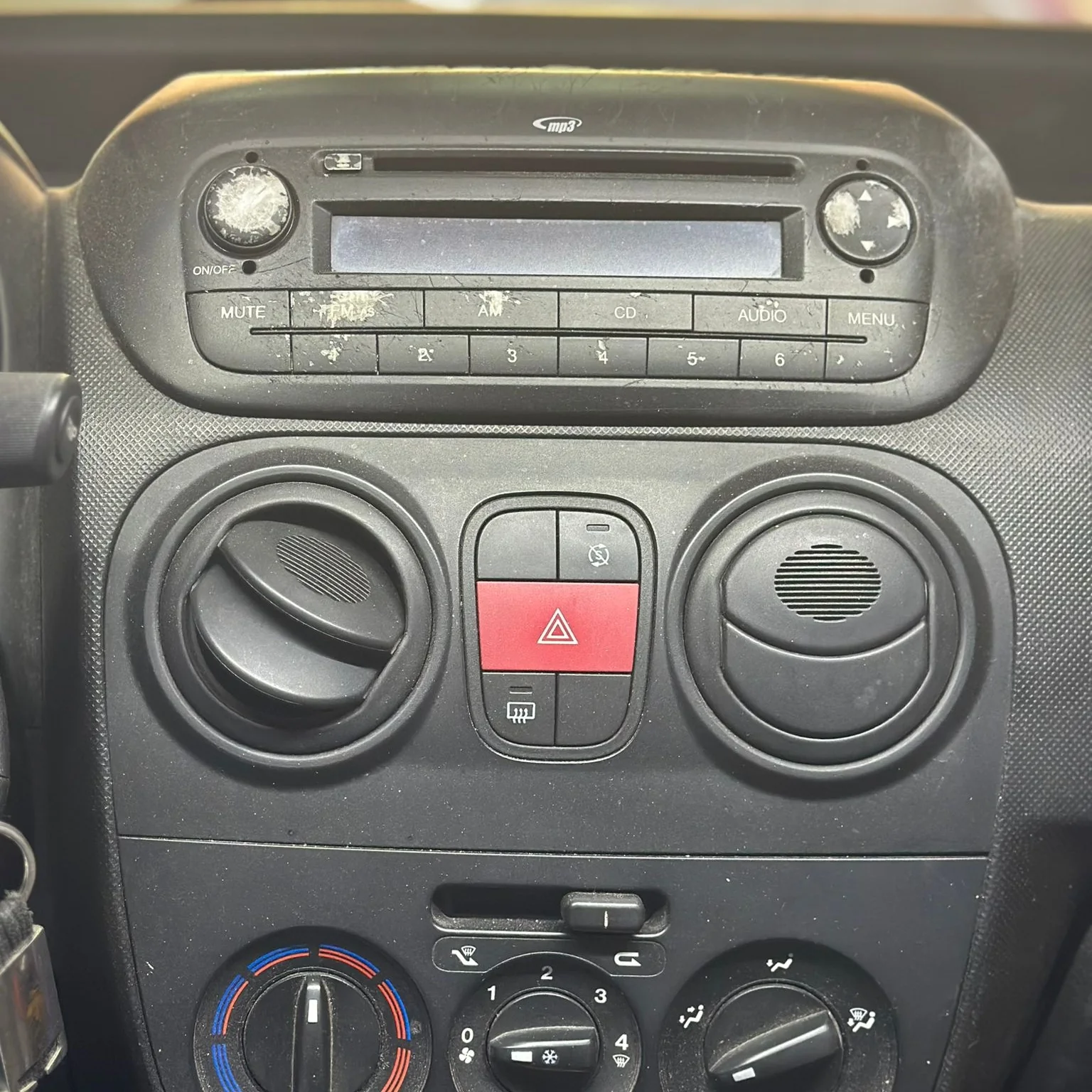 Autoradio per Fiat Qubo 6.9",Citroen Nemo, Peugeot Bipper (2008-2017) Android, Bluetooth, CarPlay, Android Auto, 2/32GB Ram - Image 3