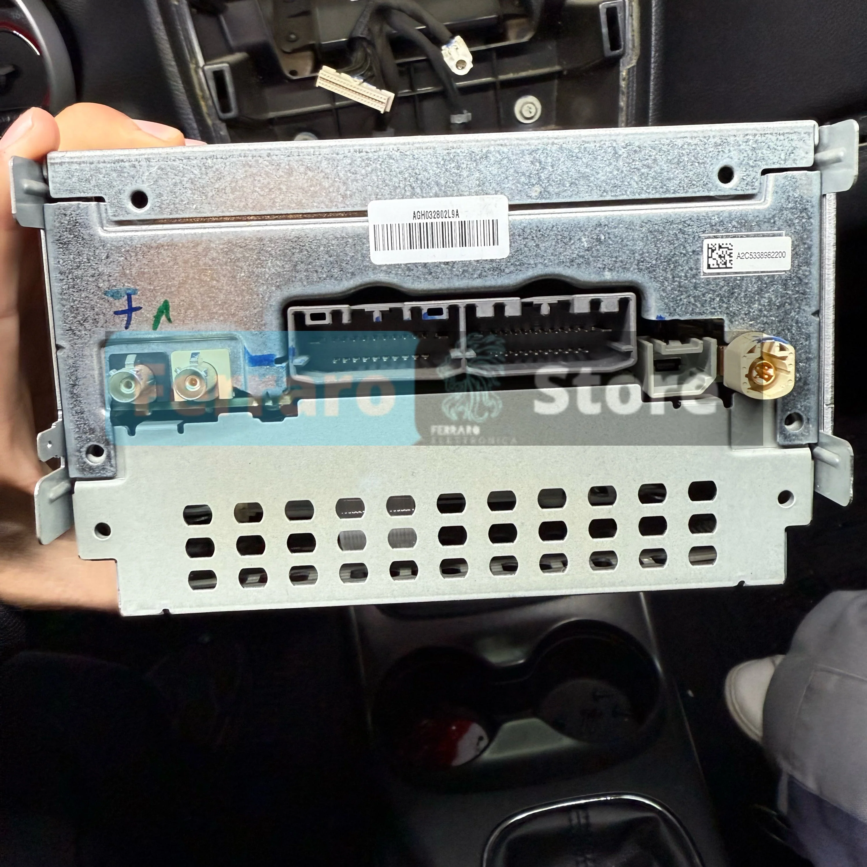 (PRENOTA) Autoradio per Fiat Freemont (2011-2016) 9.7", Android, Bluetooth, CarPlay, Android Auto, Modello Tesla, 4GB/8GB Ram - Image 2