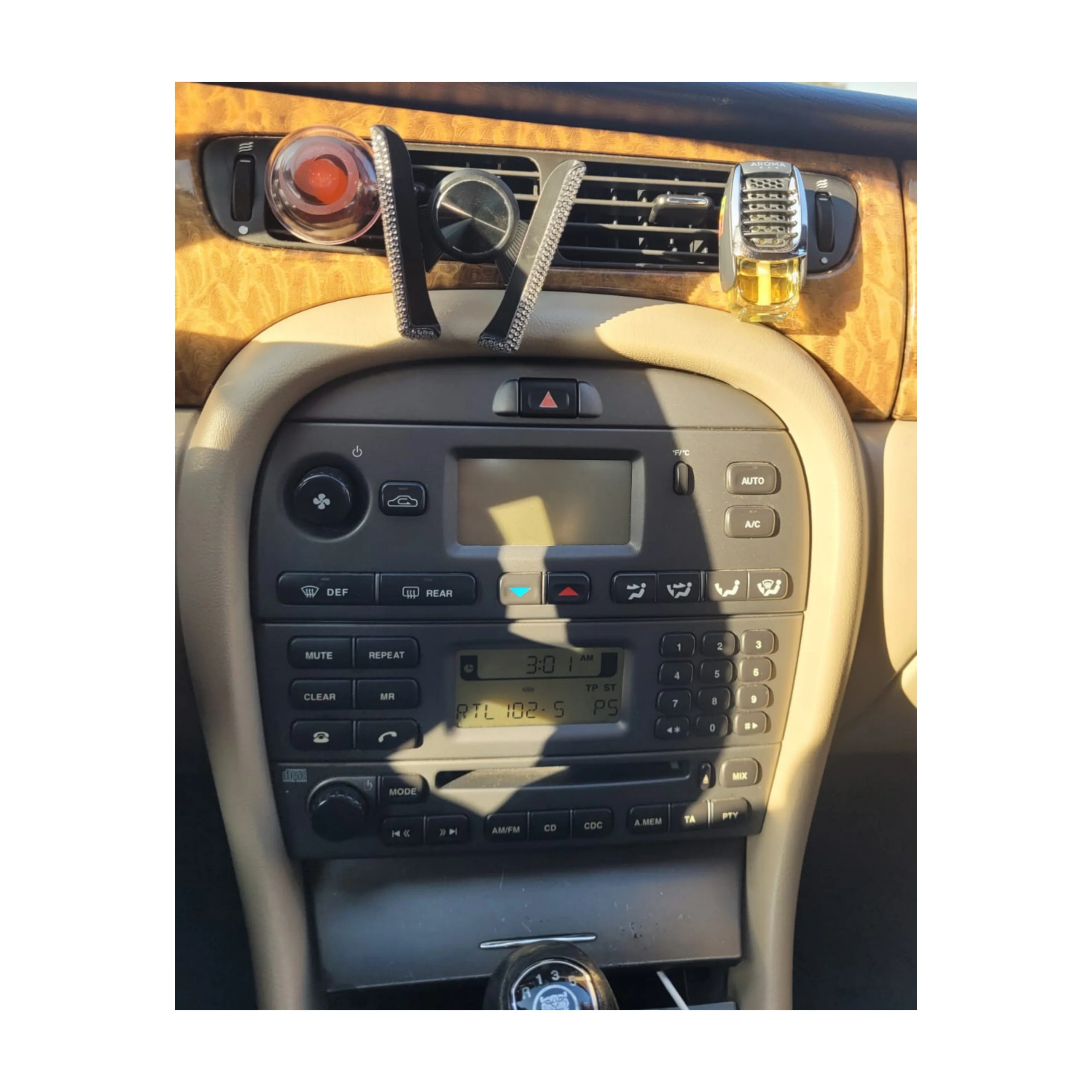 (PRENOTA) Autoradio per Jaguar X-Type 9.7" (2001-2009) Android, Bluetooth, CarPlay, Android Auto, Modello Tesla, 4GB/8GB Ram - Image 3