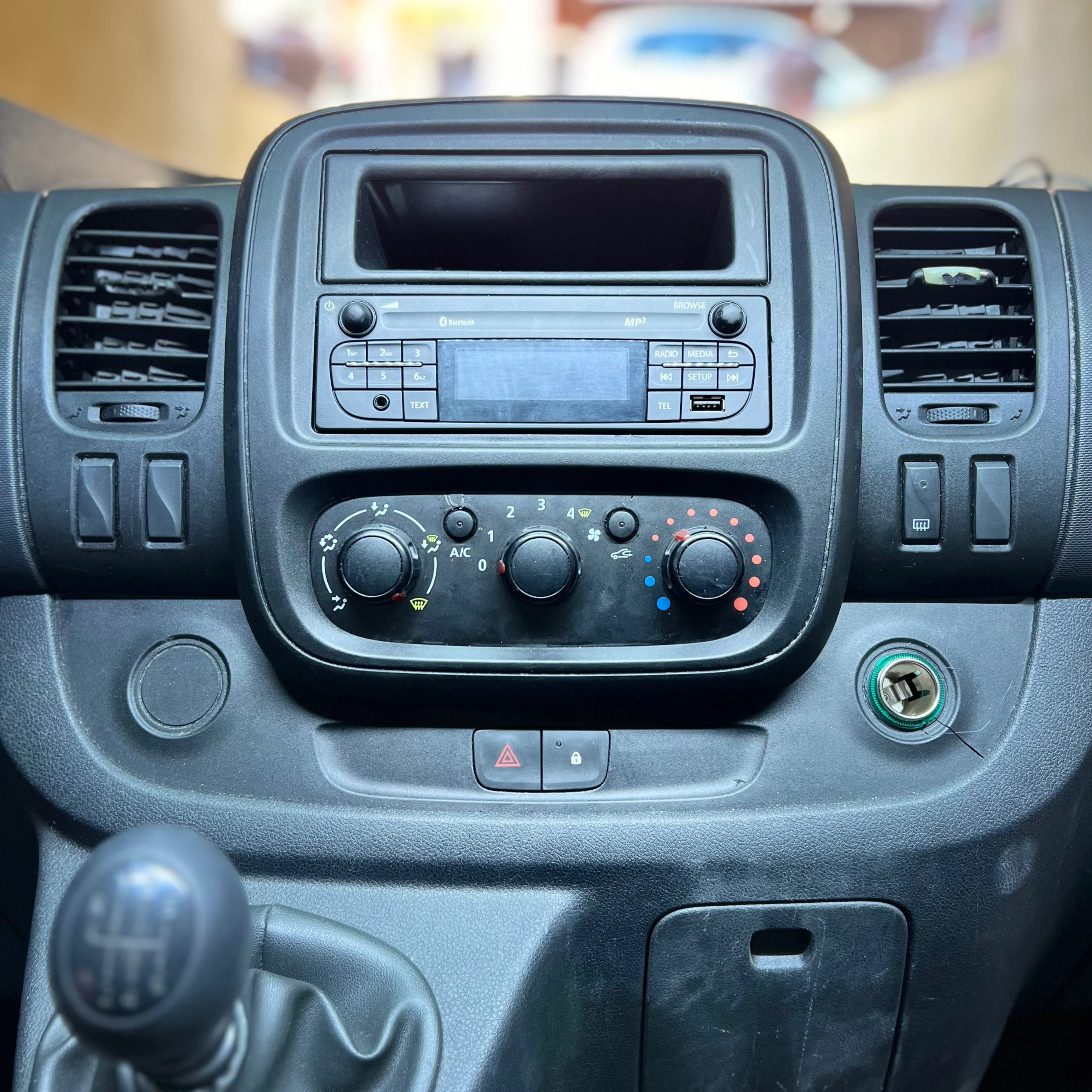 Autoradio per Trafic 3 | NV300 | Talento | Vivaro | Express 11.8" 2K | Android | Bluetooth | CarPlay | Android Auto | 4/64GB Ram - Image 2