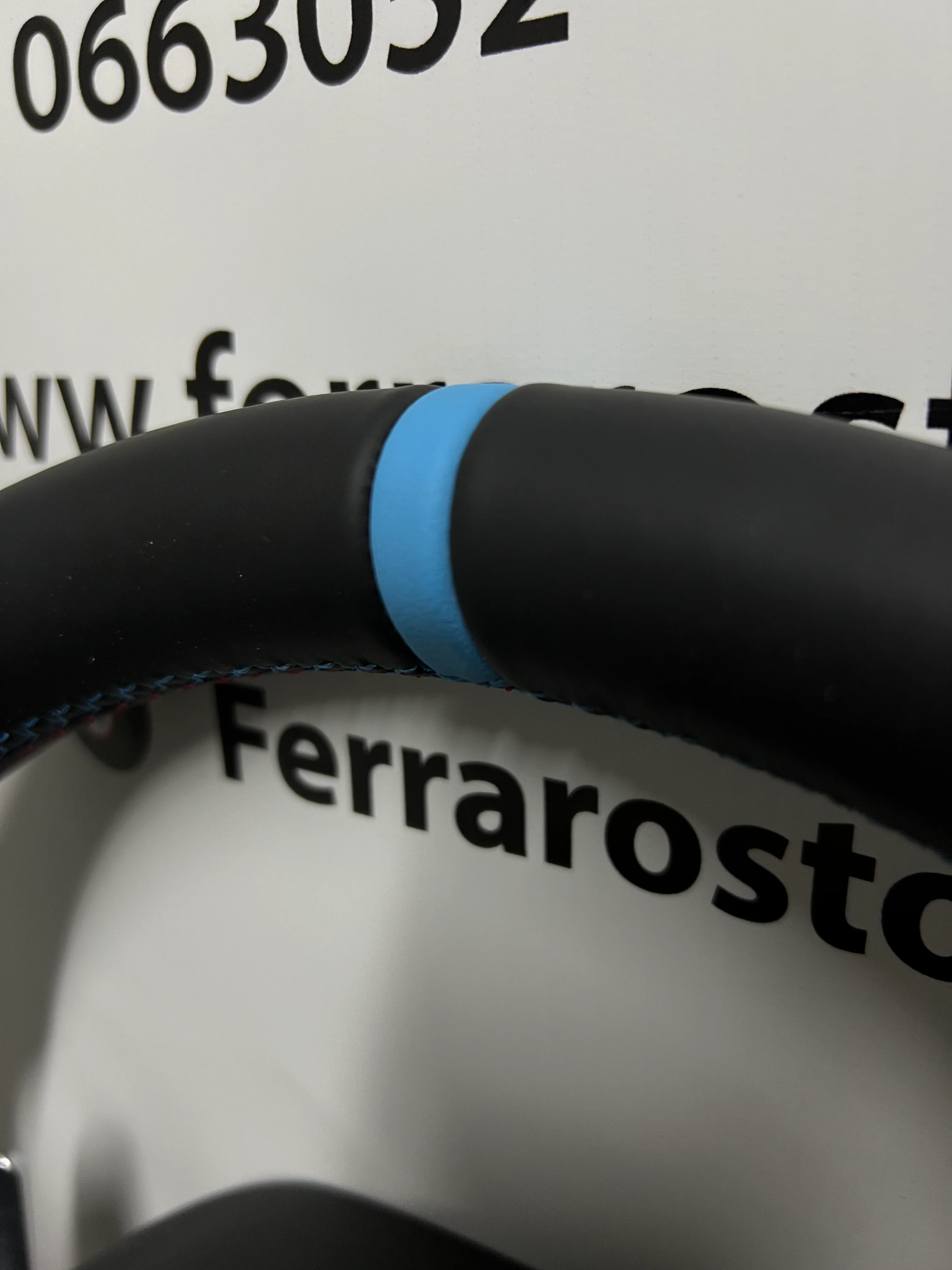 (PRENOTA) Volante per BMW, Pelle Nera, Linea Azzurra, Sport - Image 3