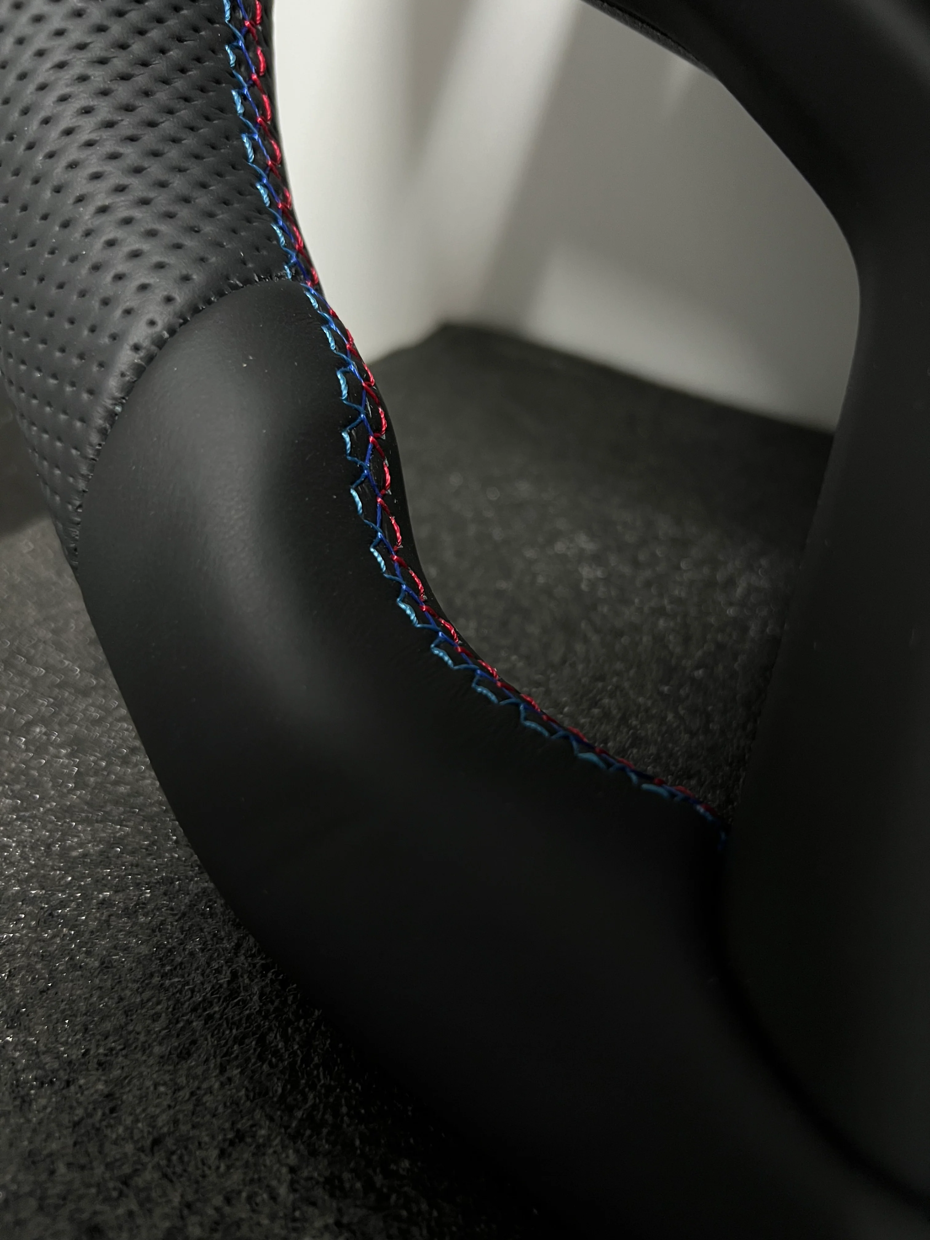 (PRENOTA) Volante per BMW, Pelle Nera, Linea Azzurra, Sport - Image 4